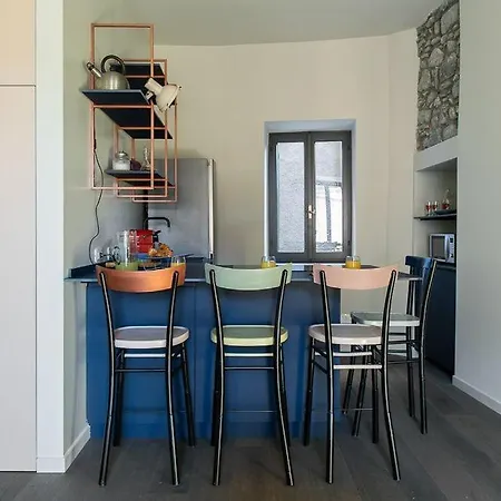 Perch 38 - By Lovecomo Nyaraló *