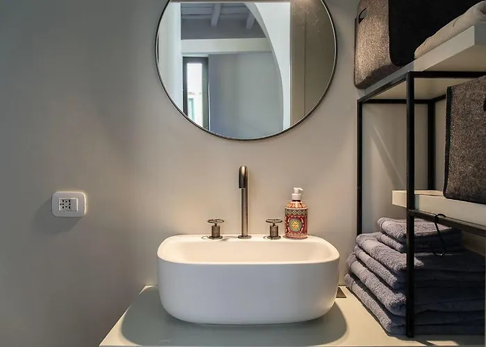 Perch 38 - By Lovecomo