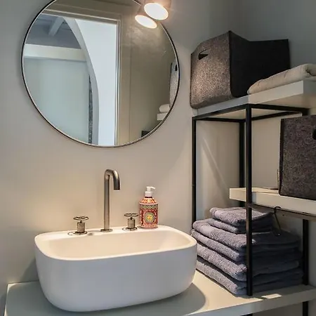 Perch 38 - By Lovecomo